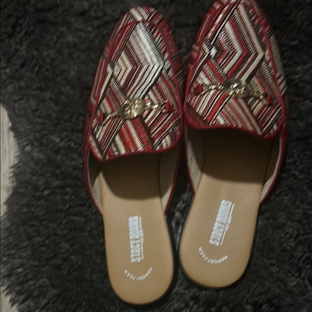 Men Stacy Adams Red and White Mules with Geometric Design size 11 - Picture 2 of 4